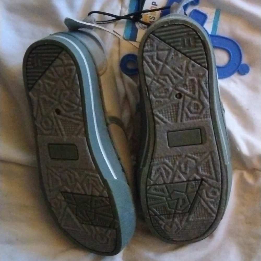 Build a bear shark shoes - Picture 3 of 4